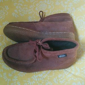 Vans Vinrage Brown Suede High Top Chukka Boot.